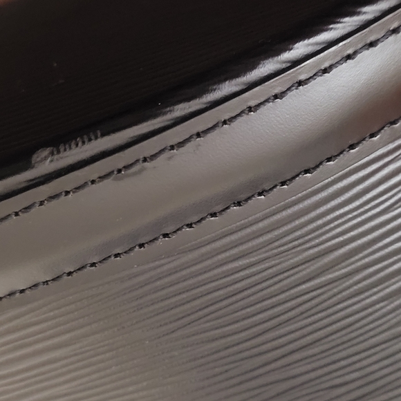 LOUIS VUITTON Blk EPI Leather ST JACQUES EXCELLENT Condition - Picture 13 of 13